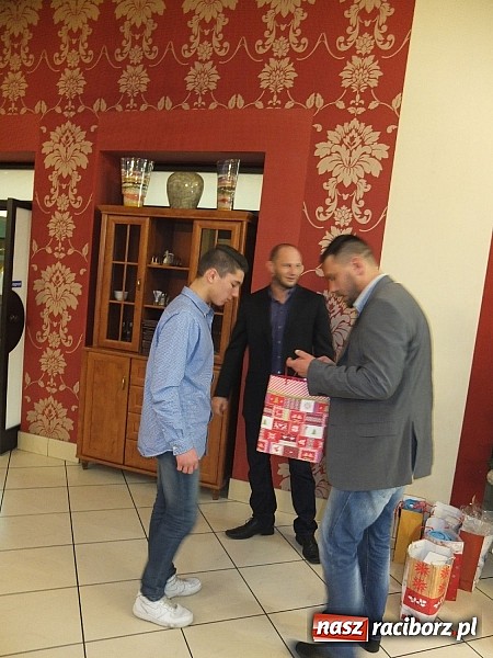 Zdjęcie w galerii na portalu naszraciborz.pl: Sportowa wigilia u Łamatorów wiadomości z regionu