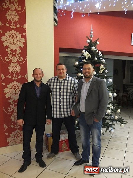Zdjęcie w galerii na portalu naszraciborz.pl: Sportowa wigilia u Łamatorów wiadomości z regionu