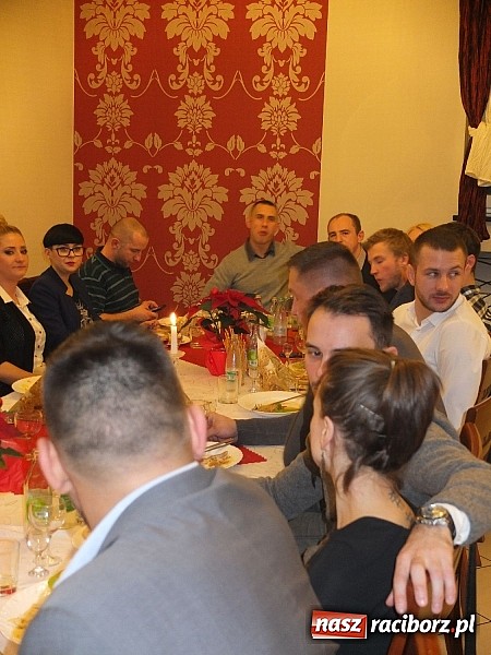 Zdjęcie w galerii na portalu naszraciborz.pl: Sportowa wigilia u Łamatorów wiadomości z regionu