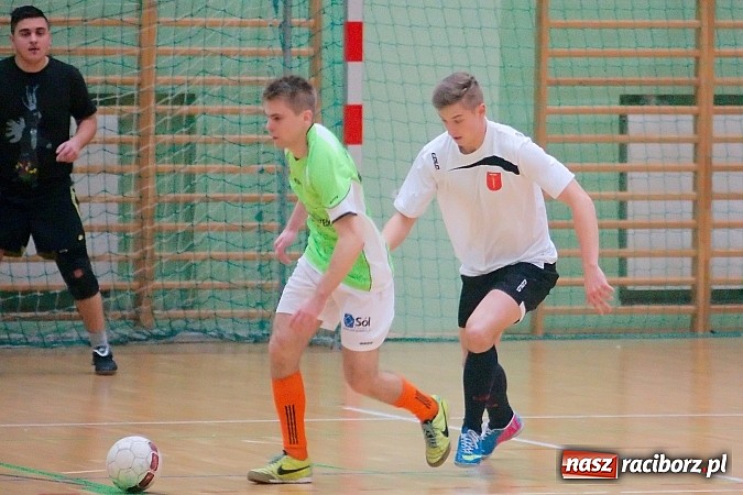 Zdjęcie w galerii na portalu naszraciborz.pl: HLPN: Nerwowo i czerwono w I lidze. Tritle lepsze w hicie kolejki wiadomości z regionu