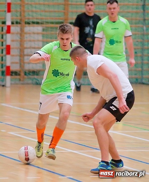 Zdjęcie w galerii na portalu naszraciborz.pl: HLPN: Nerwowo i czerwono w I lidze. Tritle lepsze w hicie kolejki wiadomości z regionu