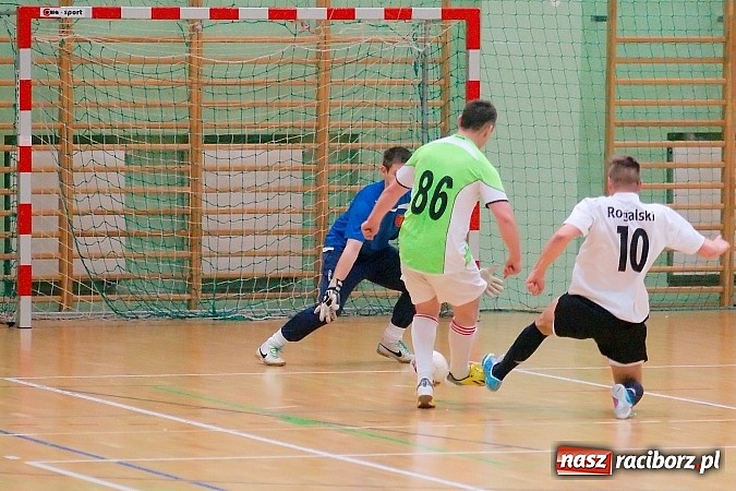 Zdjęcie w galerii na portalu naszraciborz.pl: HLPN: Nerwowo i czerwono w I lidze. Tritle lepsze w hicie kolejki wiadomości z regionu