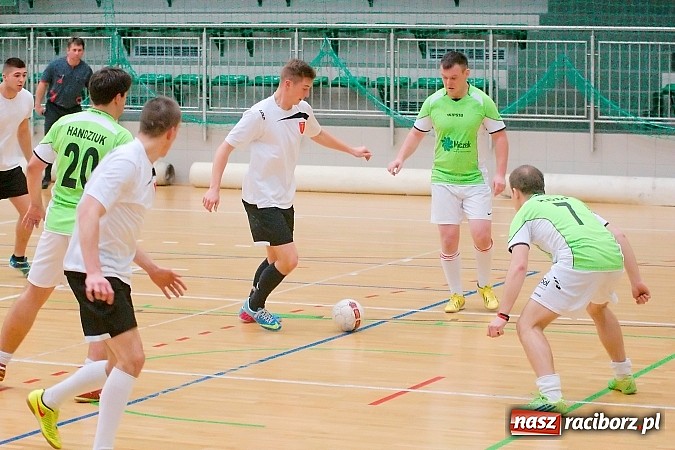 Zdjęcie w galerii na portalu naszraciborz.pl: HLPN: Nerwowo i czerwono w I lidze. Tritle lepsze w hicie kolejki wiadomości z regionu