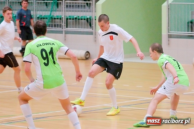 Zdjęcie w galerii na portalu naszraciborz.pl: HLPN: Nerwowo i czerwono w I lidze. Tritle lepsze w hicie kolejki wiadomości z regionu