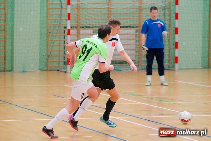 Zdjęcie w galerii na portalu naszraciborz.pl: HLPN: Nerwowo i czerwono w I lidze. Tritle lepsze w hicie kolejki wiadomości z regionu