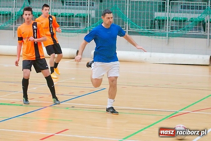 Zdjęcie w galerii na portalu naszraciborz.pl: HLPN: Nerwowo i czerwono w I lidze. Tritle lepsze w hicie kolejki wiadomości z regionu