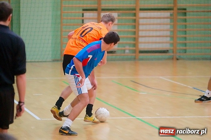 Zdjęcie w galerii na portalu naszraciborz.pl: HLPN: Nerwowo i czerwono w I lidze. Tritle lepsze w hicie kolejki wiadomości z regionu