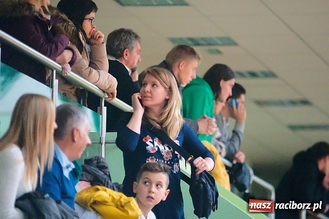 Zdjęcie w galerii na portalu naszraciborz.pl: HLPN: Nerwowo i czerwono w I lidze. Tritle lepsze w hicie kolejki wiadomości z regionu