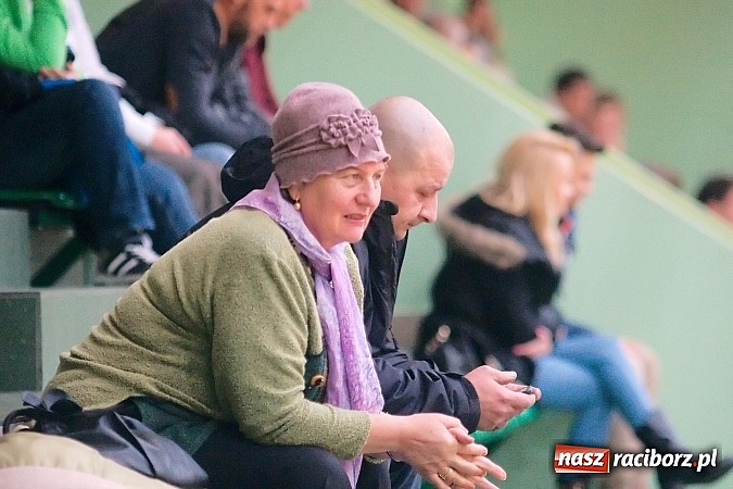 Zdjęcie w galerii na portalu naszraciborz.pl: HLPN: Nerwowo i czerwono w I lidze. Tritle lepsze w hicie kolejki wiadomości z regionu