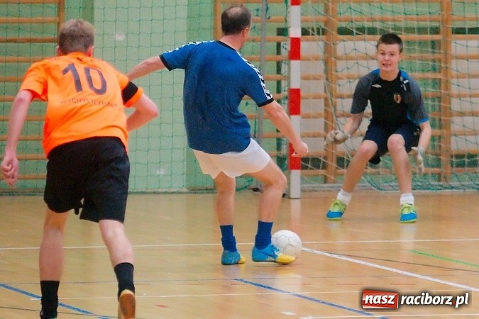 Zdjęcie w galerii na portalu naszraciborz.pl: HLPN: Nerwowo i czerwono w I lidze. Tritle lepsze w hicie kolejki wiadomości z regionu