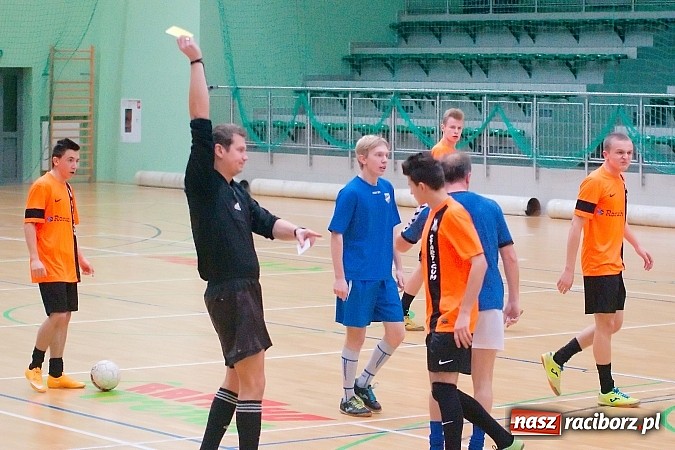 Zdjęcie w galerii na portalu naszraciborz.pl: HLPN: Nerwowo i czerwono w I lidze. Tritle lepsze w hicie kolejki wiadomości z regionu