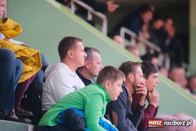 Zdjęcie w galerii na portalu naszraciborz.pl: HLPN: Nerwowo i czerwono w I lidze. Tritle lepsze w hicie kolejki wiadomości z regionu