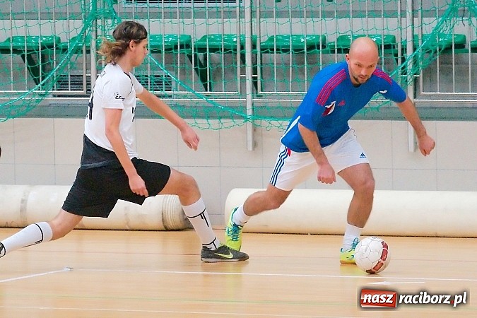 Zdjęcie w galerii na portalu naszraciborz.pl: HLPN: Nerwowo i czerwono w I lidze. Tritle lepsze w hicie kolejki wiadomości z regionu