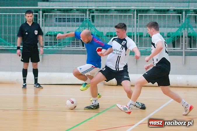 Zdjęcie w galerii na portalu naszraciborz.pl: HLPN: Nerwowo i czerwono w I lidze. Tritle lepsze w hicie kolejki wiadomości z regionu