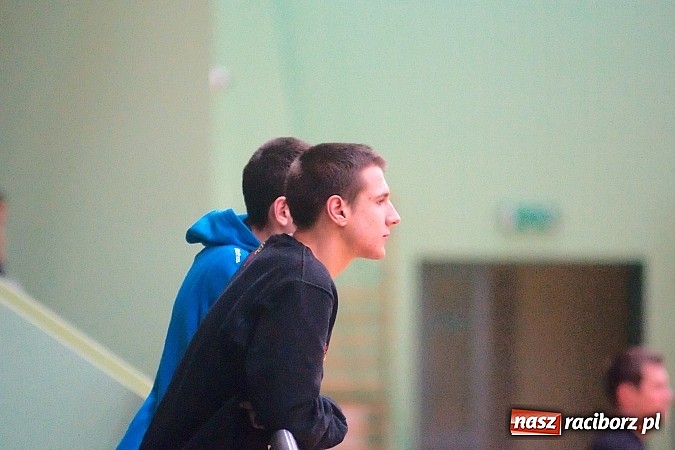 Zdjęcie w galerii na portalu naszraciborz.pl: HLPN: Nerwowo i czerwono w I lidze. Tritle lepsze w hicie kolejki wiadomości z regionu