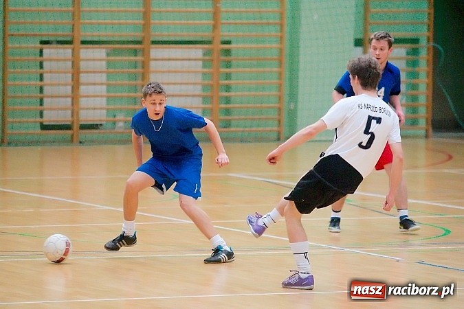 Zdjęcie w galerii na portalu naszraciborz.pl: HLPN: Nerwowo i czerwono w I lidze. Tritle lepsze w hicie kolejki wiadomości z regionu