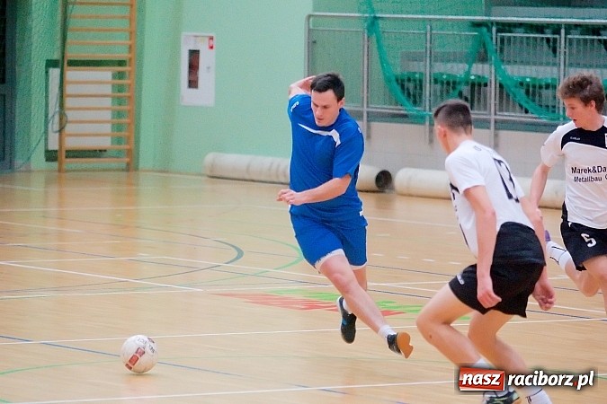 Zdjęcie w galerii na portalu naszraciborz.pl: HLPN: Nerwowo i czerwono w I lidze. Tritle lepsze w hicie kolejki wiadomości z regionu