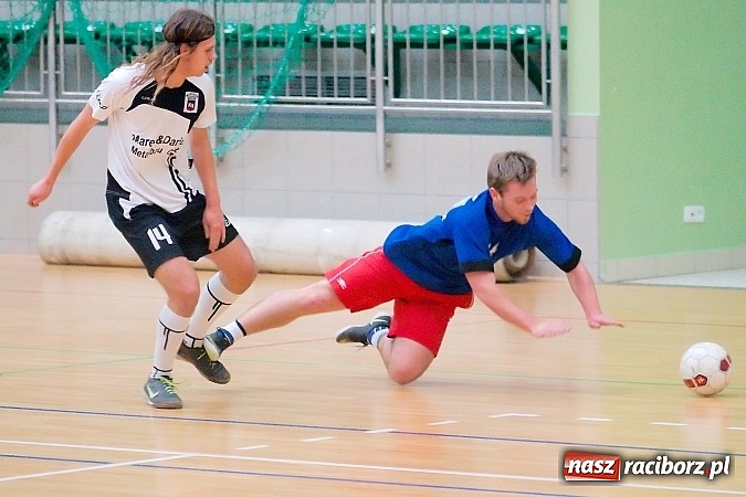 Zdjęcie w galerii na portalu naszraciborz.pl: HLPN: Nerwowo i czerwono w I lidze. Tritle lepsze w hicie kolejki wiadomości z regionu