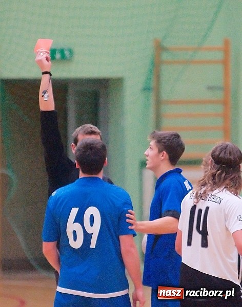 Zdjęcie w galerii na portalu naszraciborz.pl: HLPN: Nerwowo i czerwono w I lidze. Tritle lepsze w hicie kolejki wiadomości z regionu