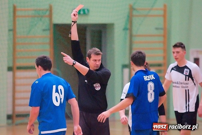 Zdjęcie w galerii na portalu naszraciborz.pl: HLPN: Nerwowo i czerwono w I lidze. Tritle lepsze w hicie kolejki wiadomości z regionu