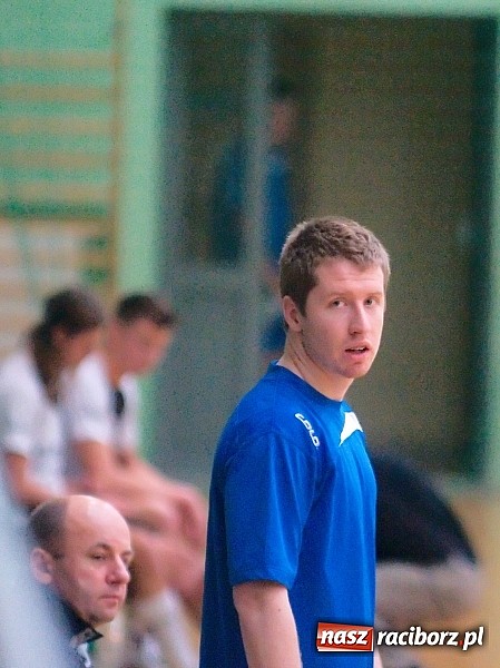 Zdjęcie w galerii na portalu naszraciborz.pl: HLPN: Nerwowo i czerwono w I lidze. Tritle lepsze w hicie kolejki wiadomości z regionu