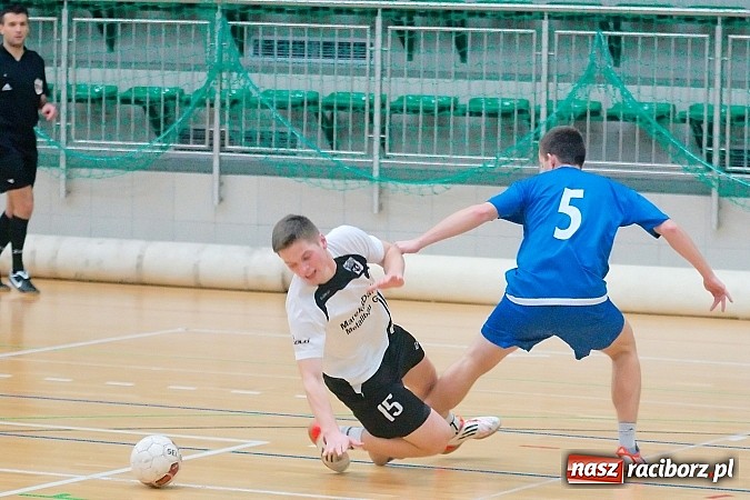 Zdjęcie w galerii na portalu naszraciborz.pl: HLPN: Nerwowo i czerwono w I lidze. Tritle lepsze w hicie kolejki wiadomości z regionu