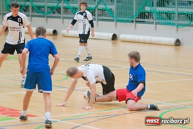 Zdjęcie w galerii na portalu naszraciborz.pl: HLPN: Nerwowo i czerwono w I lidze. Tritle lepsze w hicie kolejki wiadomości z regionu