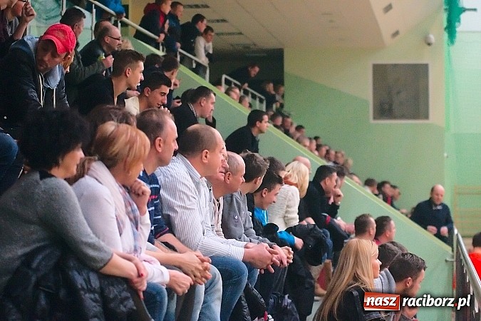 Zdjęcie w galerii na portalu naszraciborz.pl: HLPN: Nerwowo i czerwono w I lidze. Tritle lepsze w hicie kolejki wiadomości z regionu