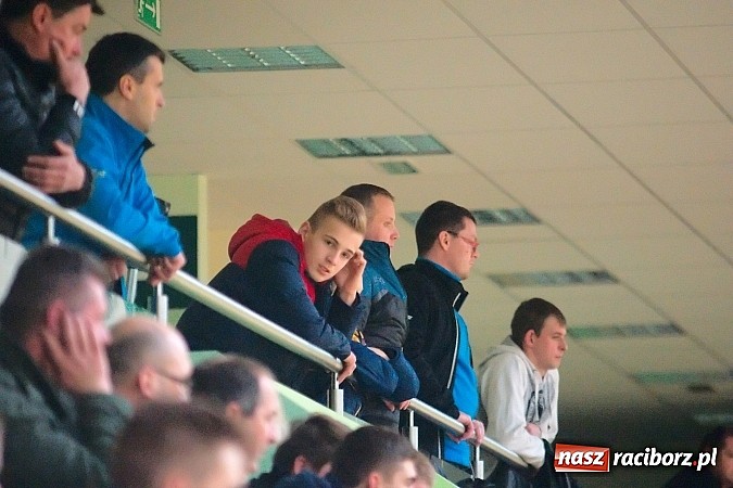 Zdjęcie w galerii na portalu naszraciborz.pl: HLPN: Nerwowo i czerwono w I lidze. Tritle lepsze w hicie kolejki wiadomości z regionu