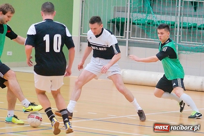 Zdjęcie w galerii na portalu naszraciborz.pl: HLPN: Nerwowo i czerwono w I lidze. Tritle lepsze w hicie kolejki wiadomości z regionu