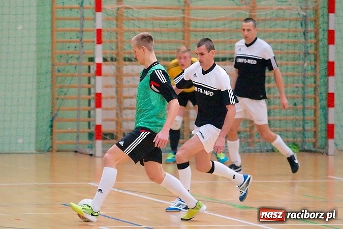 Zdjęcie w galerii na portalu naszraciborz.pl: HLPN: Nerwowo i czerwono w I lidze. Tritle lepsze w hicie kolejki wiadomości z regionu