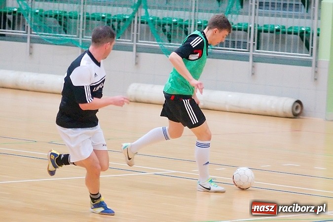 Zdjęcie w galerii na portalu naszraciborz.pl: HLPN: Nerwowo i czerwono w I lidze. Tritle lepsze w hicie kolejki wiadomości z regionu