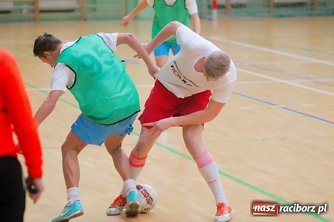 Zdjęcie w galerii na portalu naszraciborz.pl: HLPN: Nerwowo i czerwono w I lidze. Tritle lepsze w hicie kolejki wiadomości z regionu