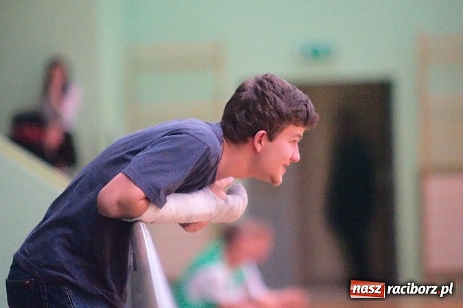 Zdjęcie w galerii na portalu naszraciborz.pl: HLPN: Nerwowo i czerwono w I lidze. Tritle lepsze w hicie kolejki wiadomości z regionu