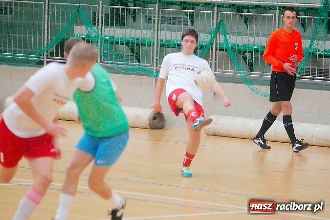 Zdjęcie w galerii na portalu naszraciborz.pl: HLPN: Nerwowo i czerwono w I lidze. Tritle lepsze w hicie kolejki wiadomości z regionu