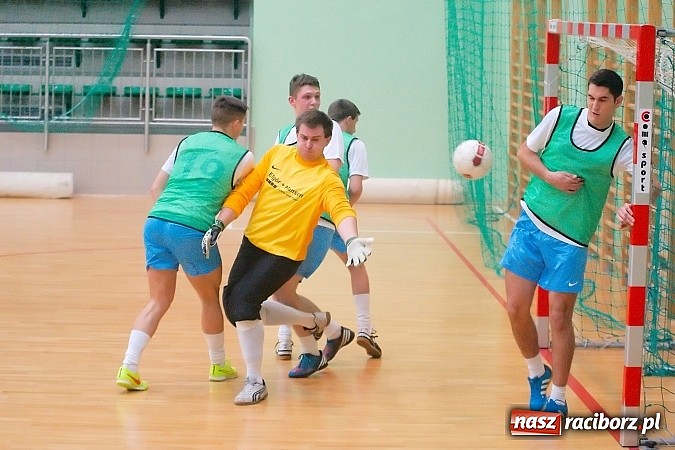 Zdjęcie w galerii na portalu naszraciborz.pl: HLPN: Nerwowo i czerwono w I lidze. Tritle lepsze w hicie kolejki wiadomości z regionu