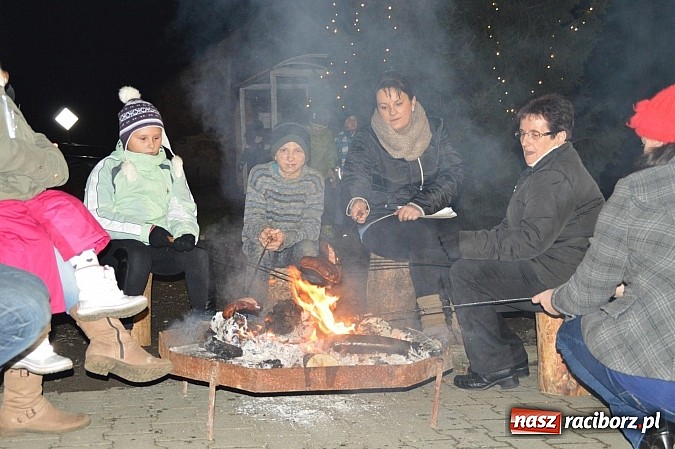 Zdjęcie w galerii na portalu naszraciborz.pl: Spotkanie przy choince w Bieńkowicach  wiadomości z regionu