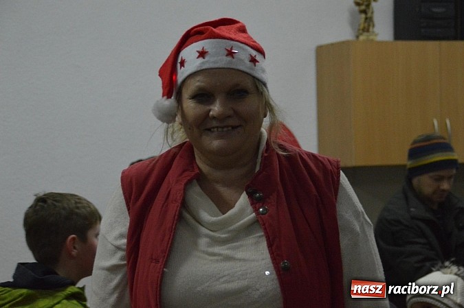 Zdjęcie w galerii na portalu naszraciborz.pl: Spotkanie przy choince w Bieńkowicach  wiadomości z regionu