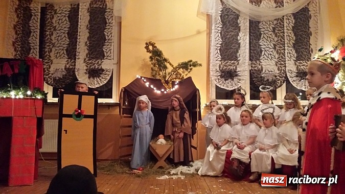 Zdjęcie w galerii na portalu naszraciborz.pl: Dzieci z Nędzy zabrały gości do fabryki św. Mikołaja! wiadomości z regionu