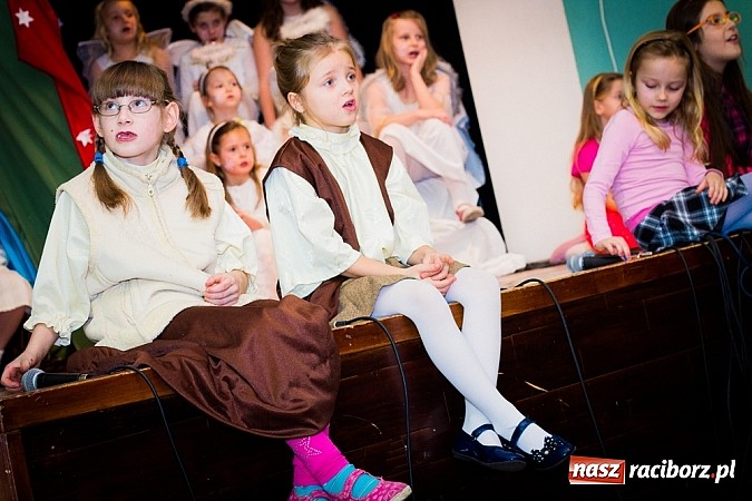 Zdjęcie w galerii na portalu naszraciborz.pl: Jasełka na scenie Młodzieżowego Domu Kultury wiadomości z regionu