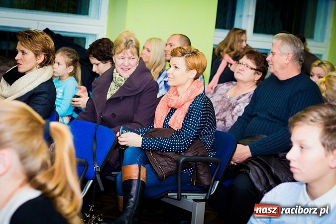 Zdjęcie w galerii na portalu naszraciborz.pl: Jasełka na scenie Młodzieżowego Domu Kultury wiadomości z regionu