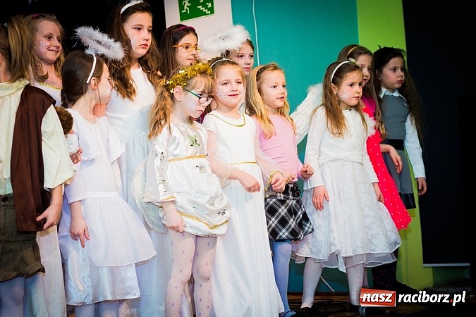 Zdjęcie w galerii na portalu naszraciborz.pl: Jasełka na scenie Młodzieżowego Domu Kultury wiadomości z regionu