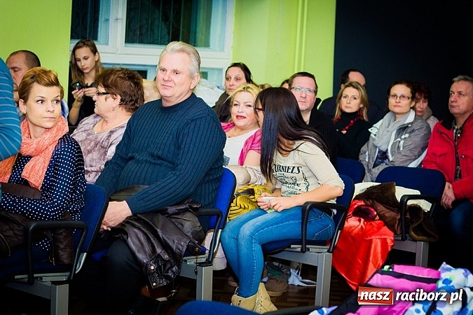 Zdjęcie w galerii na portalu naszraciborz.pl: Jasełka na scenie Młodzieżowego Domu Kultury wiadomości z regionu