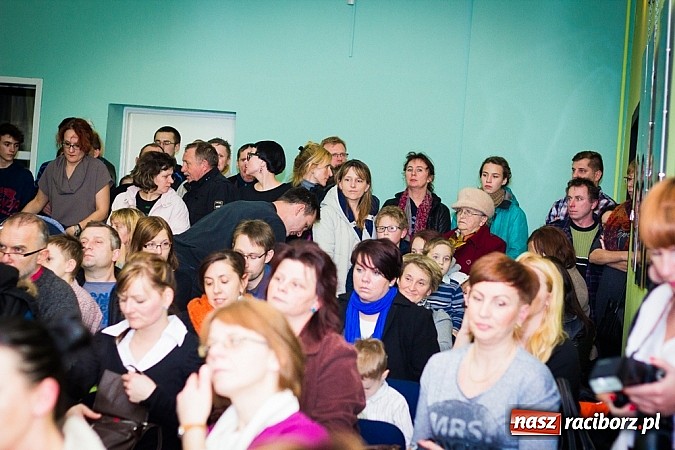 Zdjęcie w galerii na portalu naszraciborz.pl: Jasełka na scenie Młodzieżowego Domu Kultury wiadomości z regionu