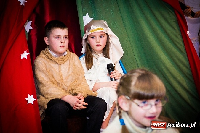 Zdjęcie w galerii na portalu naszraciborz.pl: Jasełka na scenie Młodzieżowego Domu Kultury wiadomości z regionu