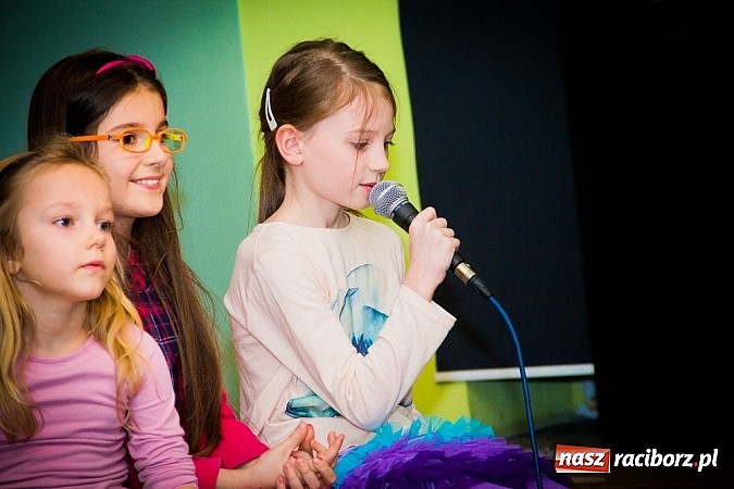 Zdjęcie w galerii na portalu naszraciborz.pl: Jasełka na scenie Młodzieżowego Domu Kultury wiadomości z regionu