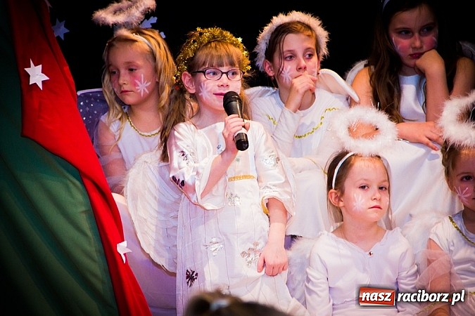Zdjęcie w galerii na portalu naszraciborz.pl: Jasełka na scenie Młodzieżowego Domu Kultury wiadomości z regionu
