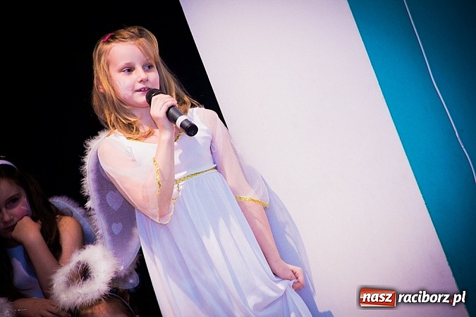 Zdjęcie w galerii na portalu naszraciborz.pl: Jasełka na scenie Młodzieżowego Domu Kultury wiadomości z regionu