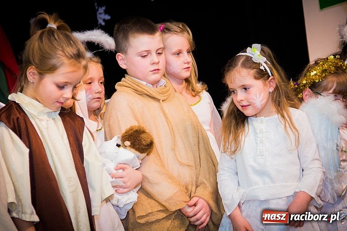 Zdjęcie w galerii na portalu naszraciborz.pl: Jasełka na scenie Młodzieżowego Domu Kultury wiadomości z regionu