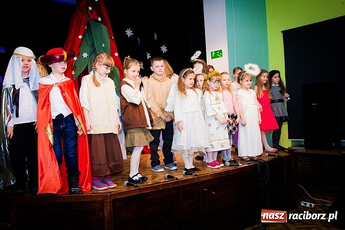 Zdjęcie w galerii na portalu naszraciborz.pl: Jasełka na scenie Młodzieżowego Domu Kultury wiadomości z regionu